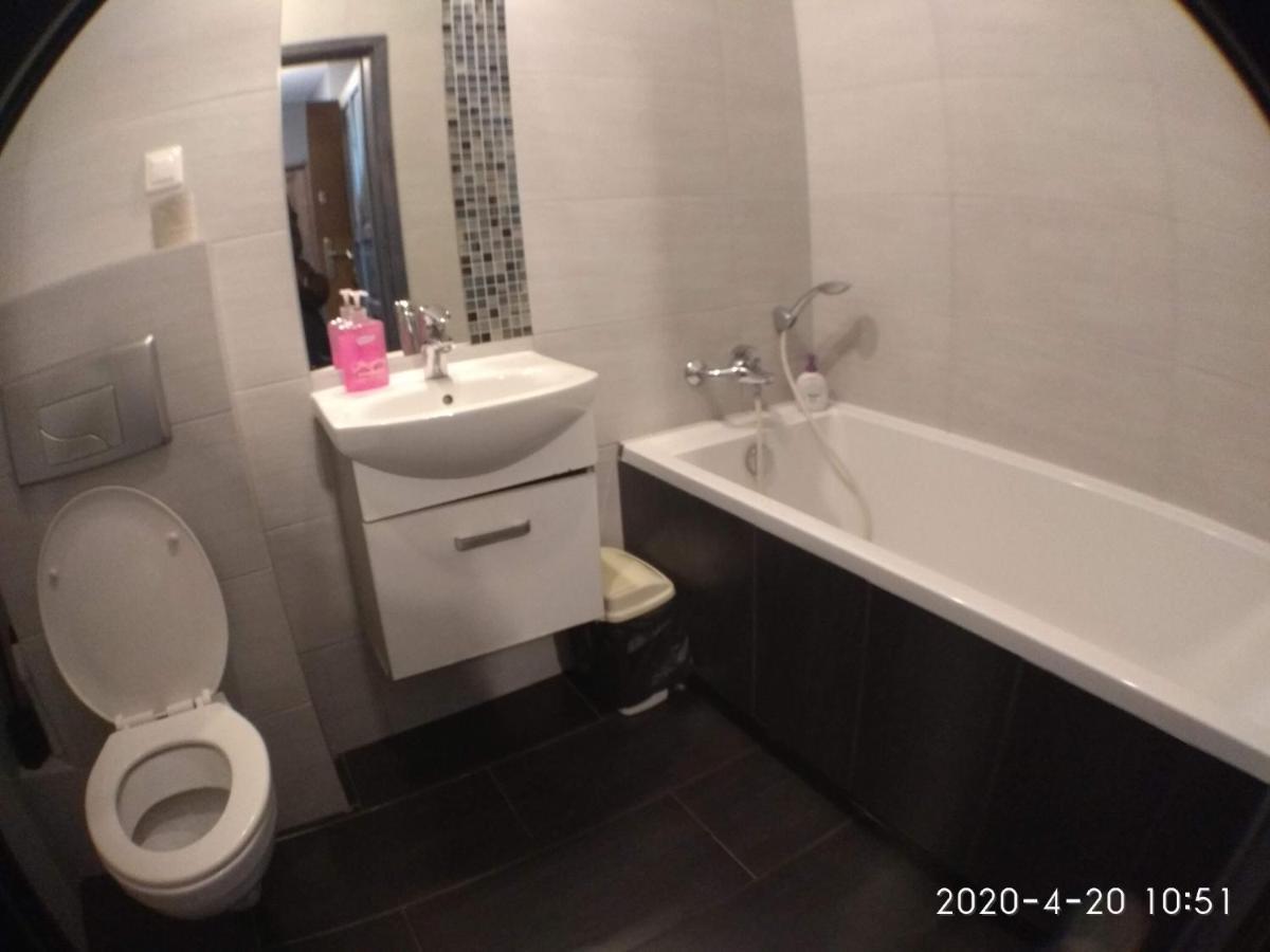 2060 Zwyciestwa 5G - Tanie Pokoje W Apartamencie - Samodzielne Zameldowanie - Self Check In Poznań Extérieur photo